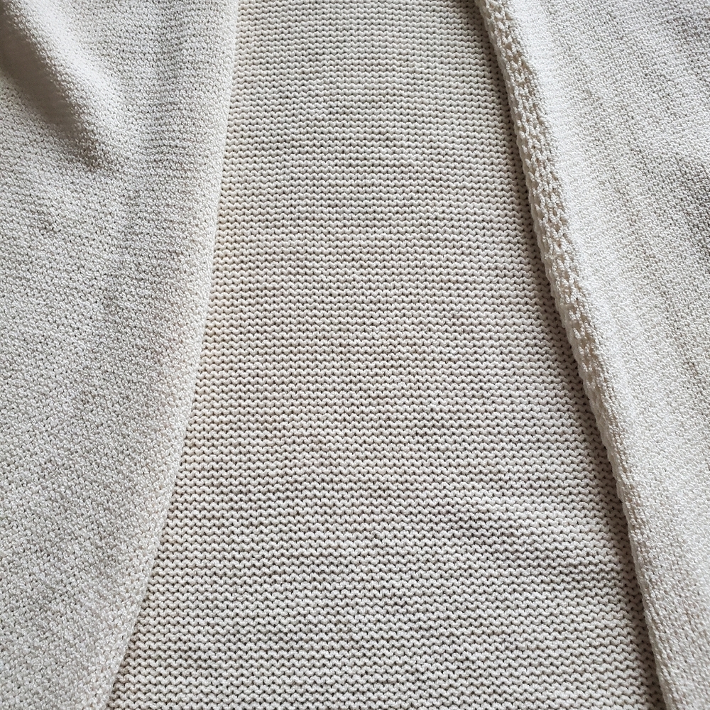 Elegant Cream Sleeveless Sweater Vest - Picture 7 of 7